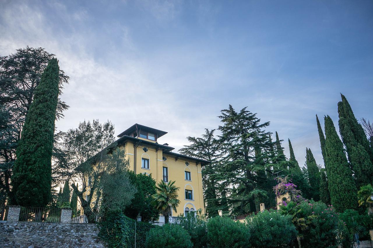 lago di garda sirmione italia