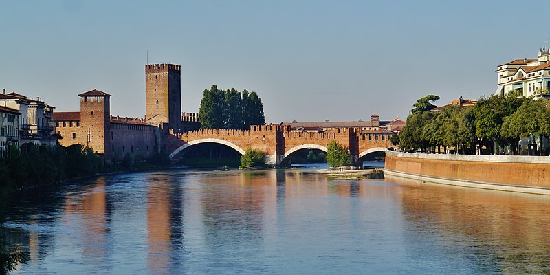 verona castelvecchio ponte scaligero 01