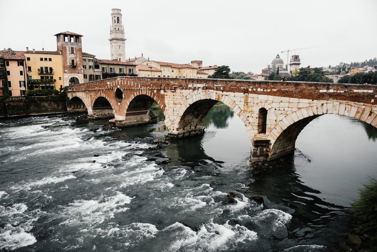 verona ponte fiume